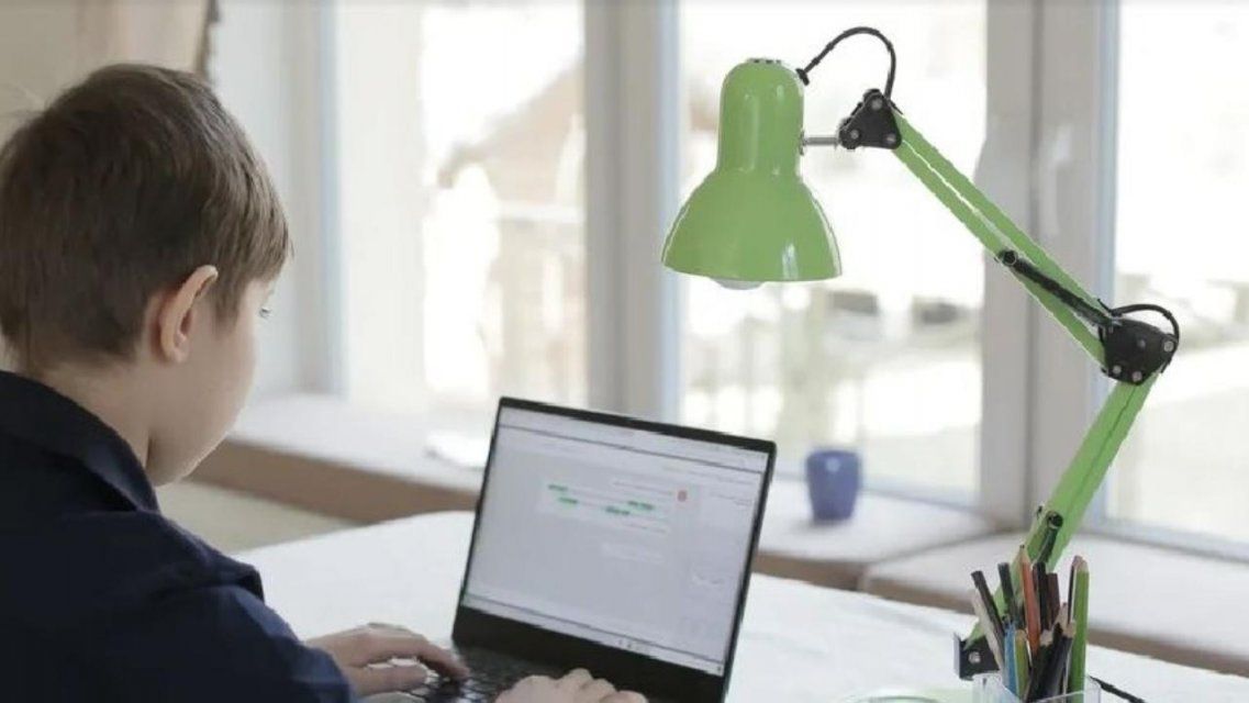 На Орловщине родители могут по желанию перевести детей на дистанционку