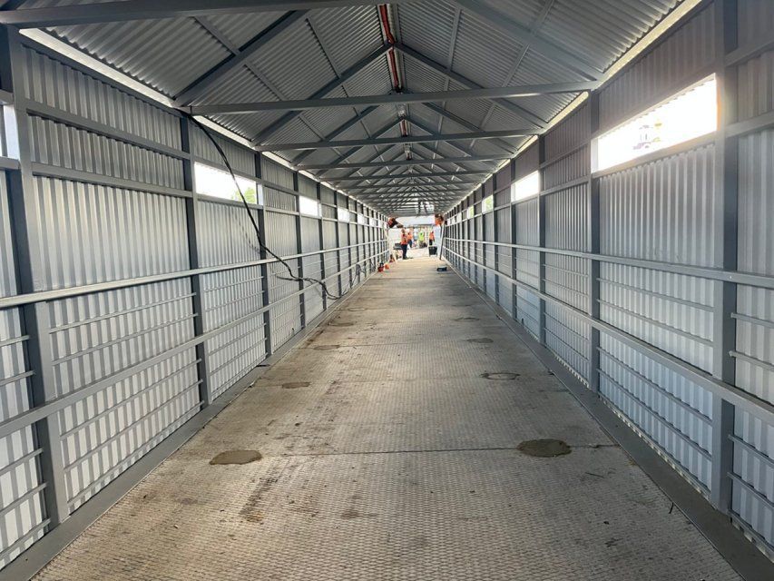 Пешеходная переправа на Красном мосту в Орле открылась в 8 утра