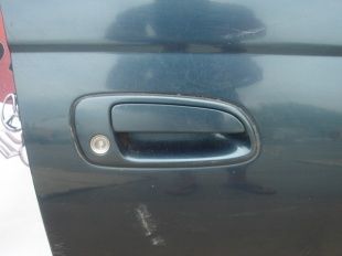 В Ливнах полицейские предотвратили кражу из автомобиля