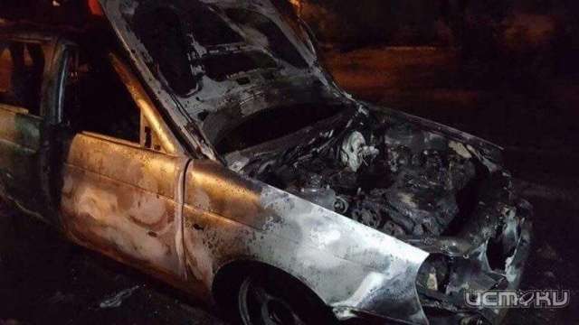 В Орле ночью сгорела машина