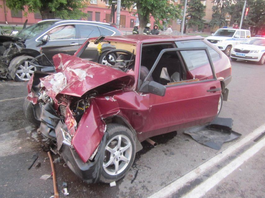 В Орле произошло тройное ДТП с четырьмя пострадавшими