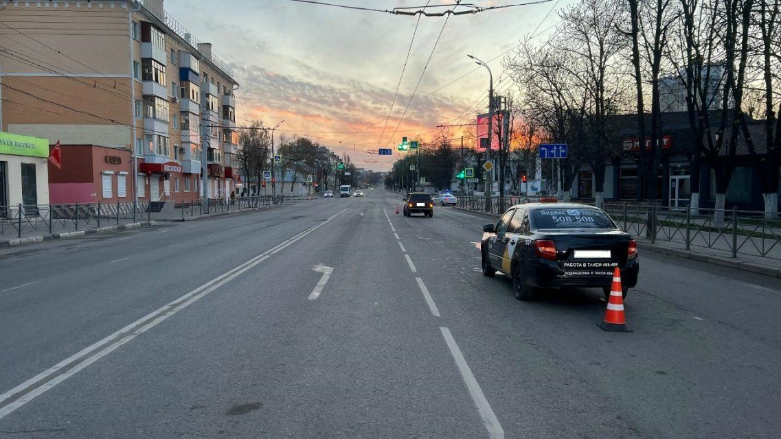 Сегодня утром на Московской столкнулись две «Лады»