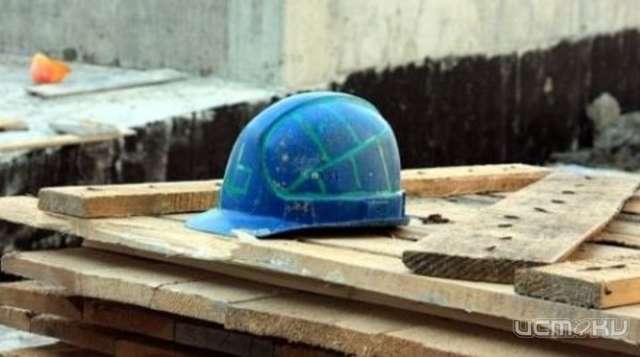 В Орле рабочий на стройке сорвался и упал вниз с высоты 11 этажа