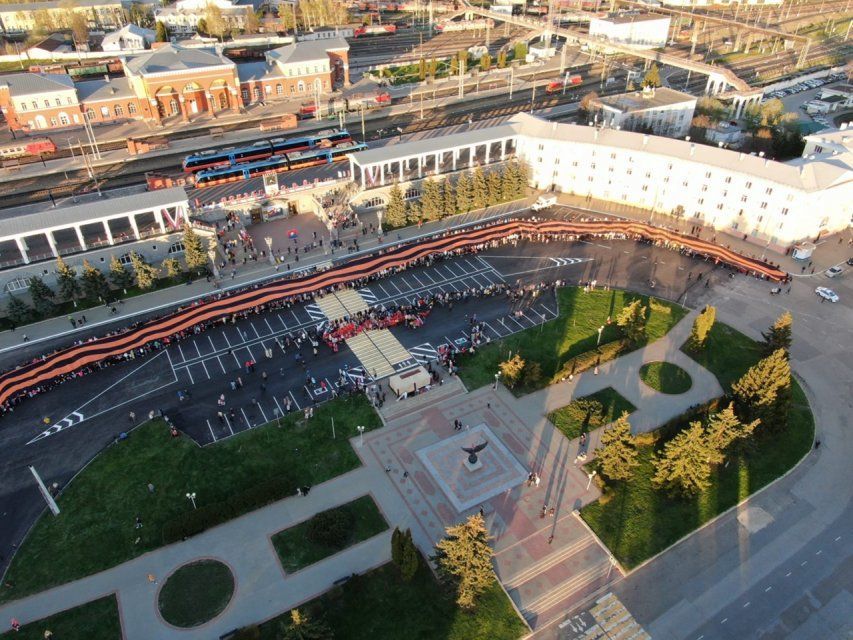 В Орле развернули самую большую в мире Георгиевскую ленту