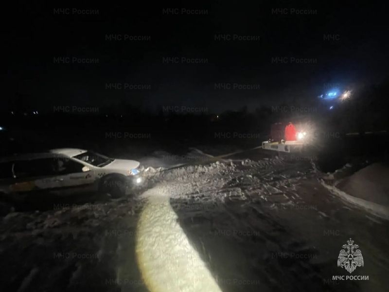 Дважды за сутки сотрудники орловского МЧС выезжали на буксировку автомобилей