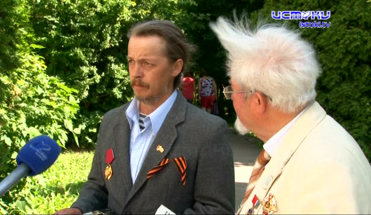 За писательский труд Аппарат Правительства РФ выразил им благодарность. Орловчане отец и сын Рассохины получили очередное признание своих литературных заслуг