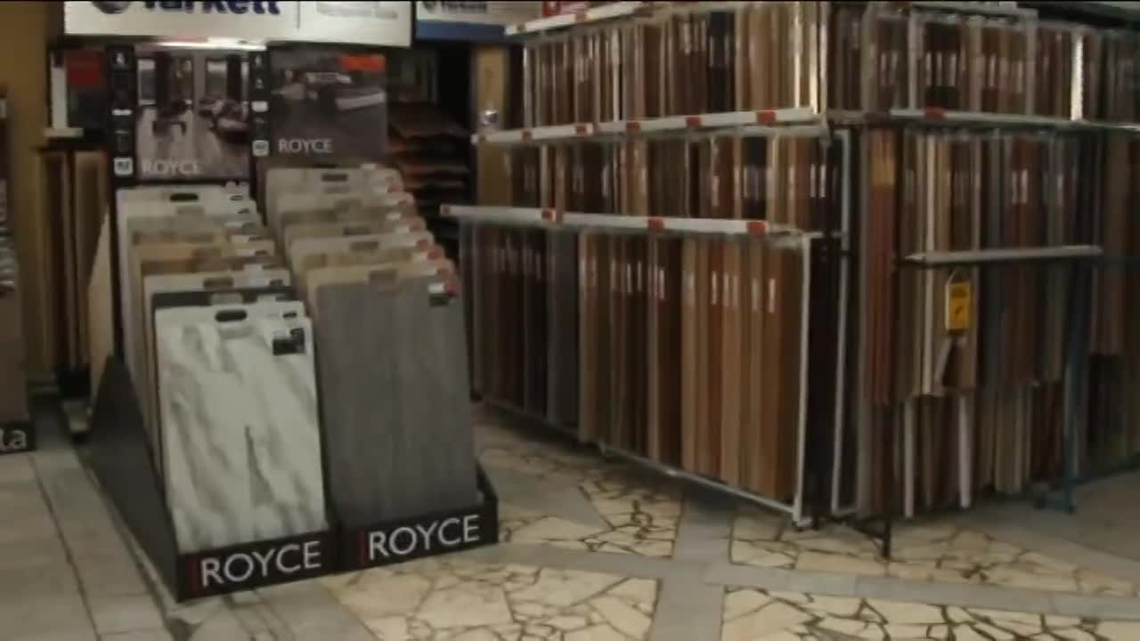 Торговый центр «Лаис»: улица Машиностроителей, д.6 (район завода Химмаш).