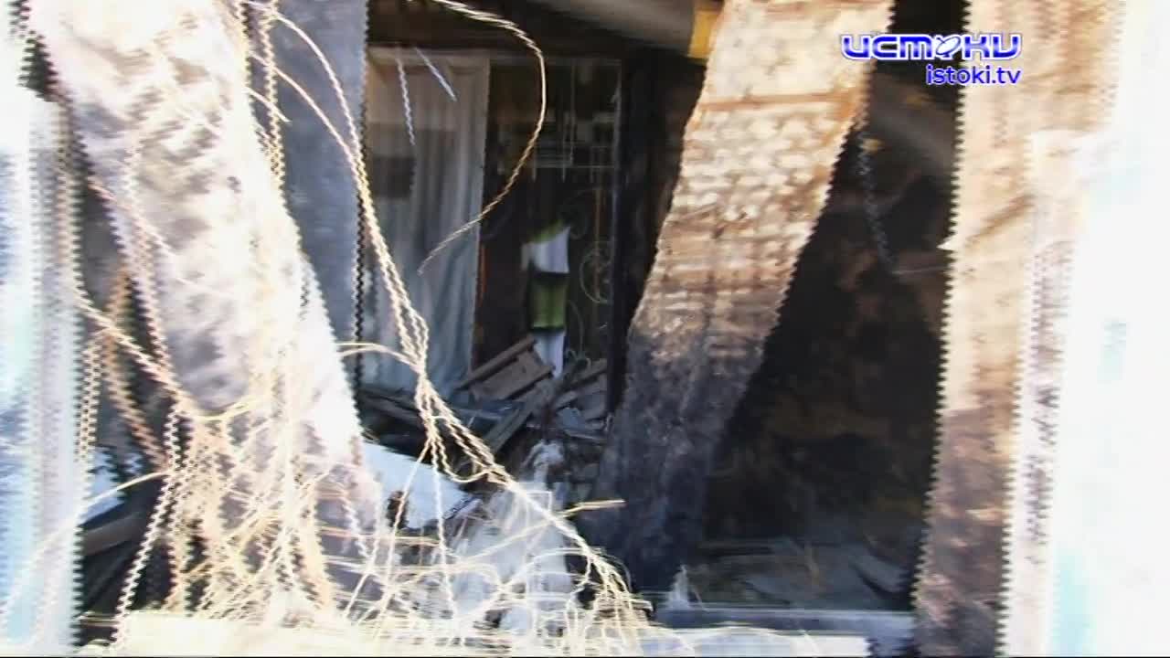 Орловчанка семь лет живет в сгоревшем доме. Чиновники не торопятся предоставлять новое жилье