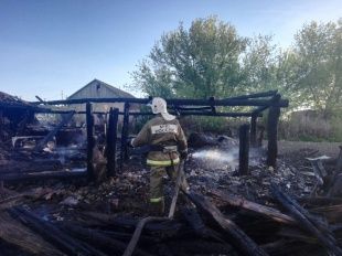 В Троснянском районе из-за короткого замыкания сгорела хозпостройка