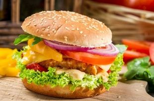 Роспотребнадзор проверяет орловский «Макдоналдс»