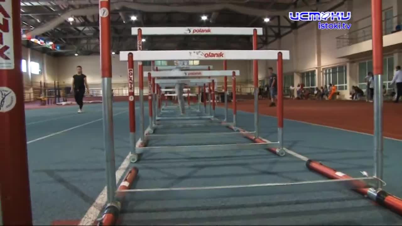 В борьбу за призовые места вступили 8 команд.