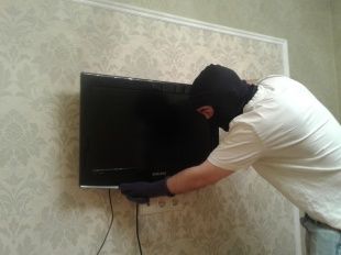 Амчанин украл у родственницы телевизор