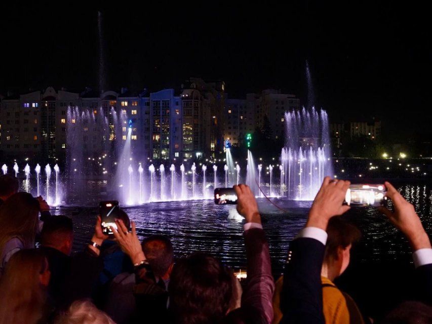 Сбер подарил Орлу умный светомузыкальный фонтан