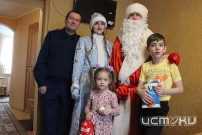 В Орле сотрудники следственного управления исполнили новогодние желания детей