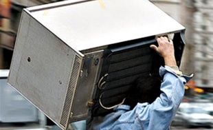 В Дмитровском районе мужчина ограбил местную жительницу