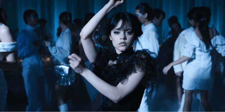 Культовое платье для героини в сериале Уэнсдей?