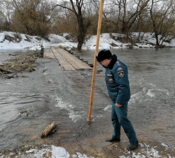 Под Мценском утонул мост