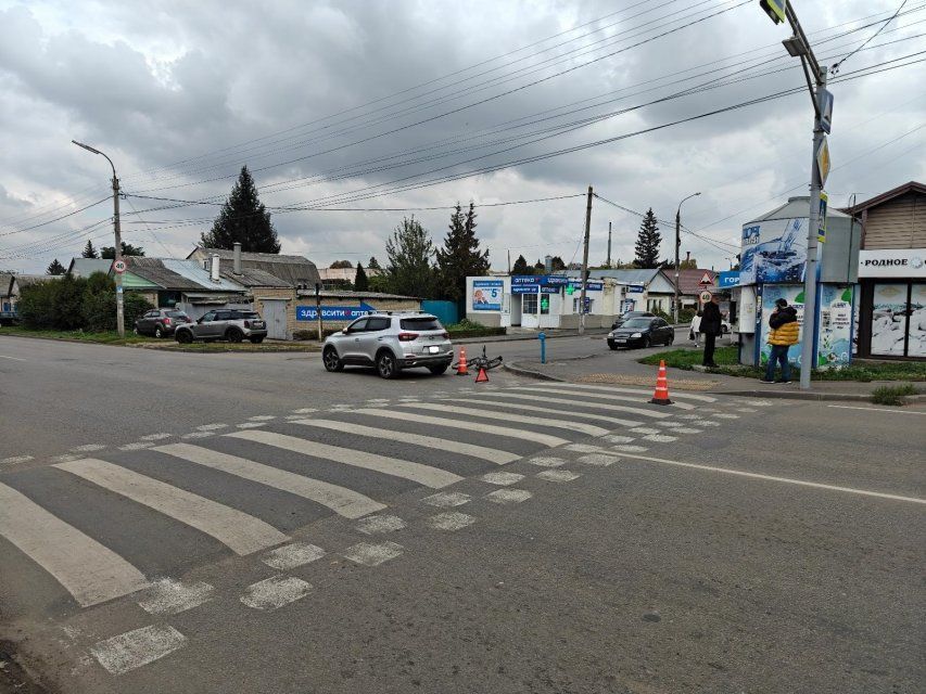 На улице Васильевская водитель сбил велосипедиста