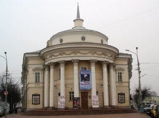 На сцене театра "Свободное пространство" покажут спектакль «Амуры в снегу»