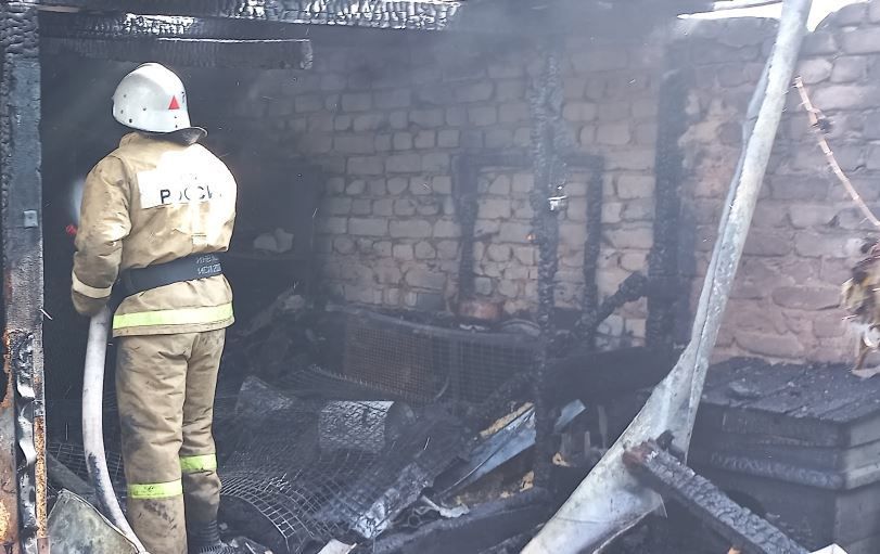 Из-за замыкания проводки в Ливнах едва не сгорел дом