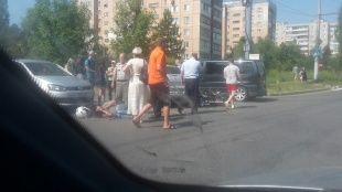 На ул. Рощинской произошло ДТП с мотоциклистом