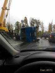 На орловской объездной опрокинулся «КамАЗ»