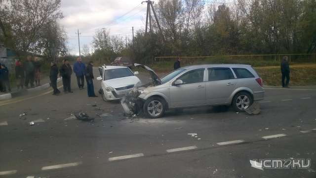 В Орловском районе фура врезалась в легковушку. Погибла женщина