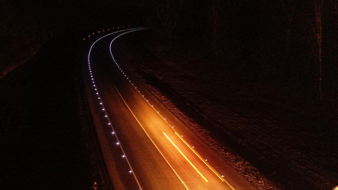 В помощь водителям: на Орловщине установили светодиодные маячки на опасных виражах 