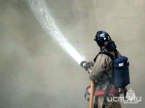 Сегодня утром на ул. Рощинская в Орле случился пожар