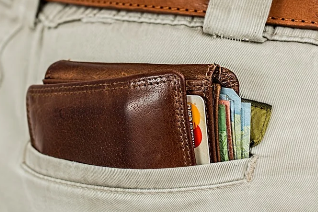 Орловчанин прихватил чужой кошелек и стал фигурантом уголовного дела