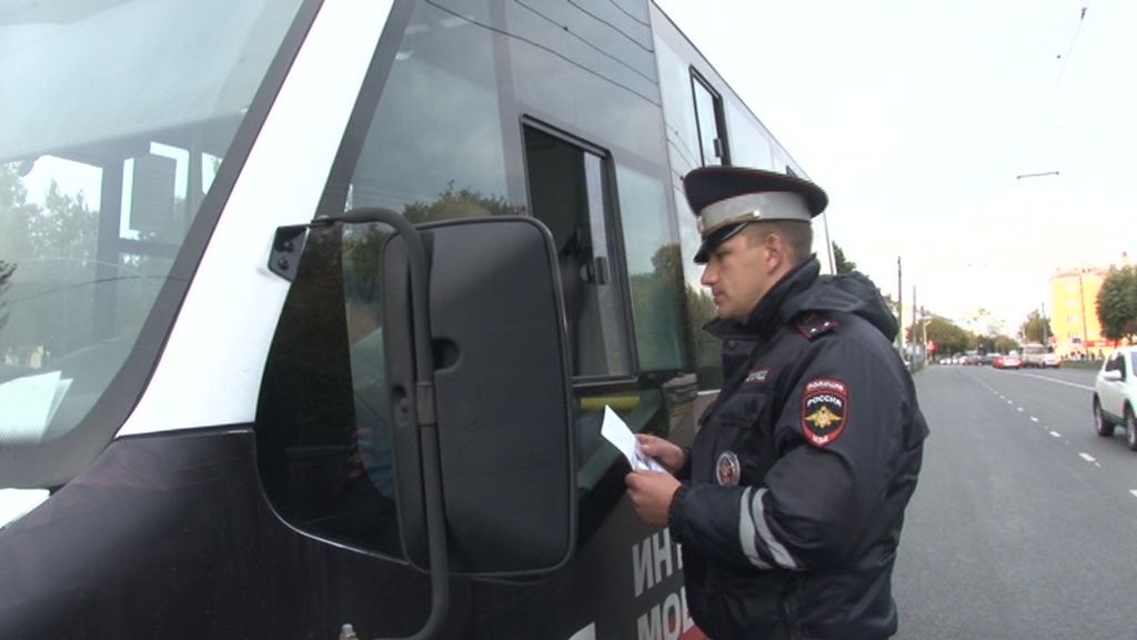 Рейд по переполненным маршруткам: орловчане привыкают опаздывать на работу