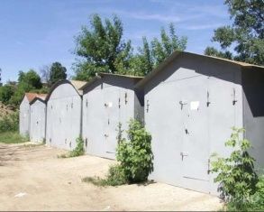 Самовольно построенные гаражи снесут