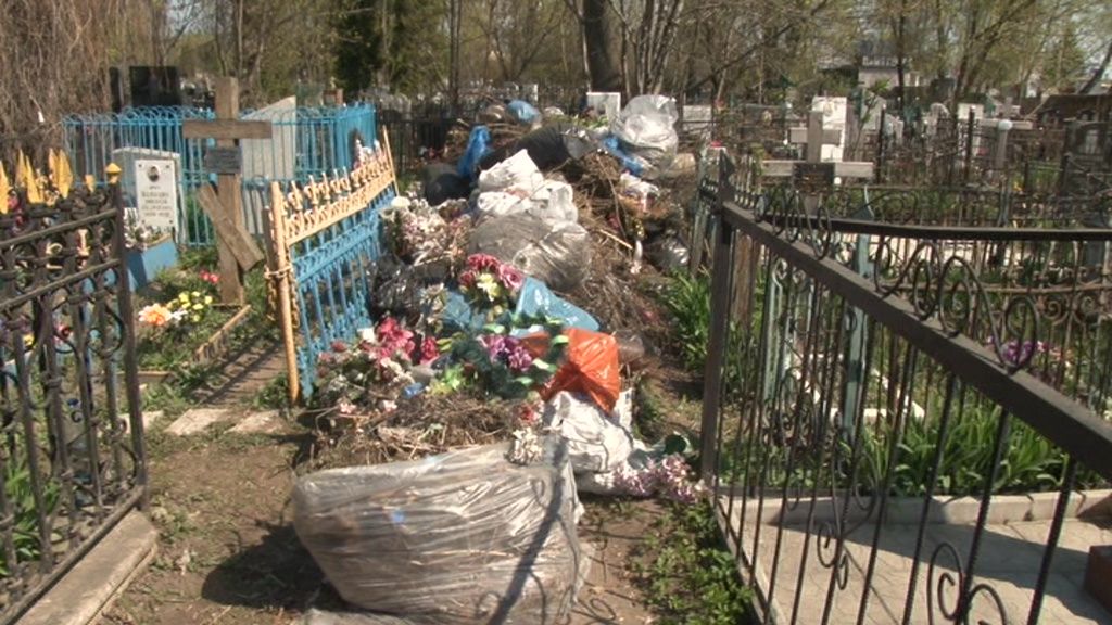 В Орле решили взяться за уборку каждого кладбища поочередно