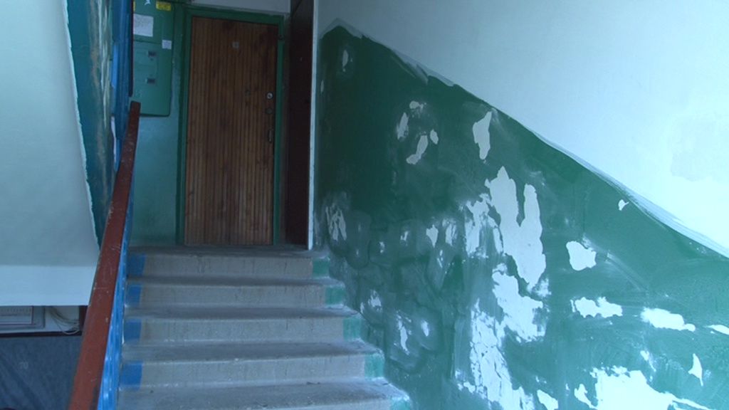 Обшарпанные подъезды или дырявая крыша: что важнее для орловской пятиэтажки 