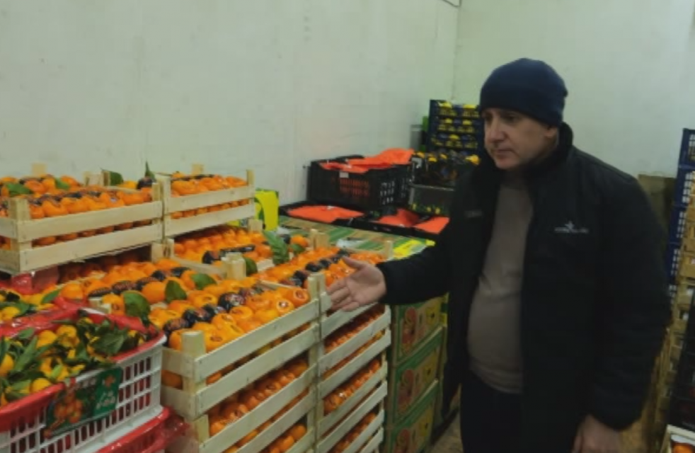 Какую опасность могут таить зарубежные фрукты для орловчан?