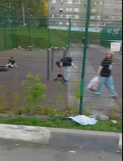 Видео о состоянии детских и спортплощадок в д. Жилина в Орле прислала к нам в редакцию жительница 