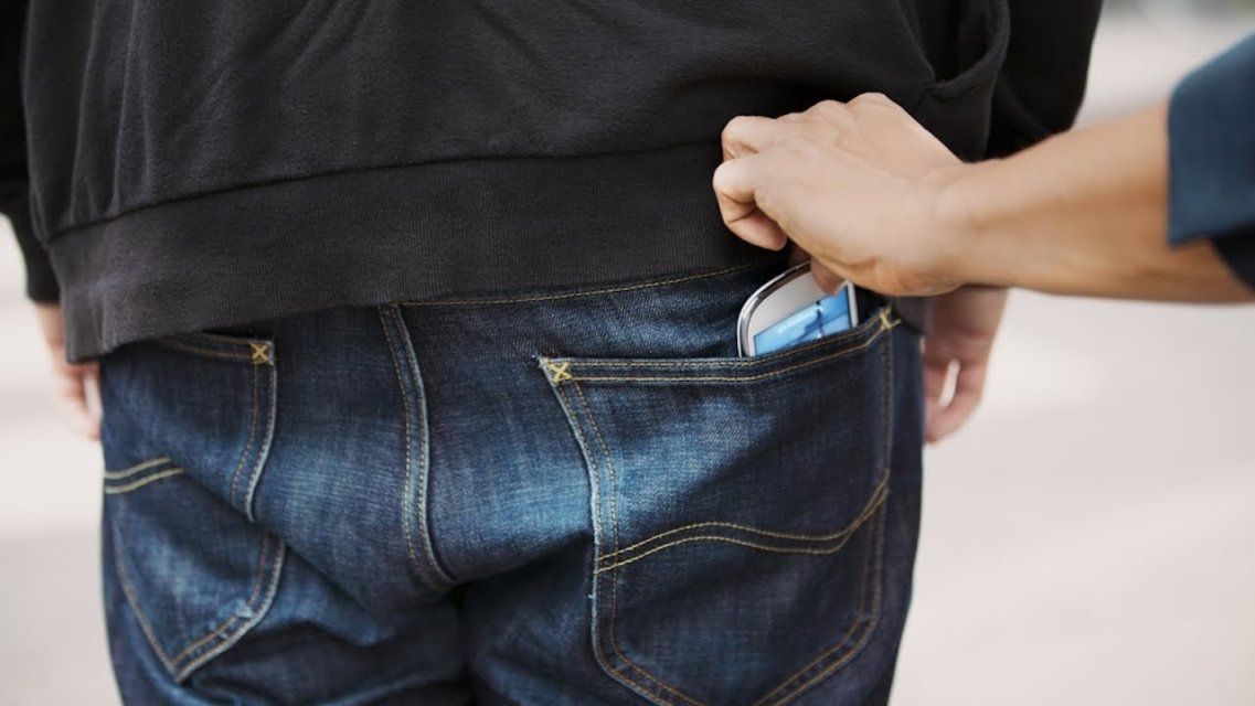 Сонливость орловчанина оставила его без сотового телефона