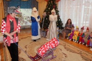 «Полицейский Дед Мороз» пришел в гости в Специализированный дом ребёнка