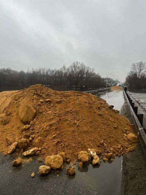 Движение по мосту в Гати полностью перекрыли 