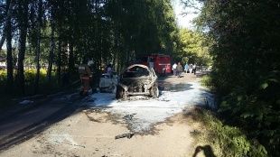 Под Орлом сгорел BMW Х6. Подробности