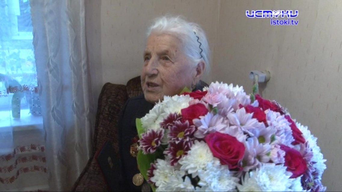 Легенде Железнодорожного района — 94! Как поздравили Искру Сидоренко орловские власти