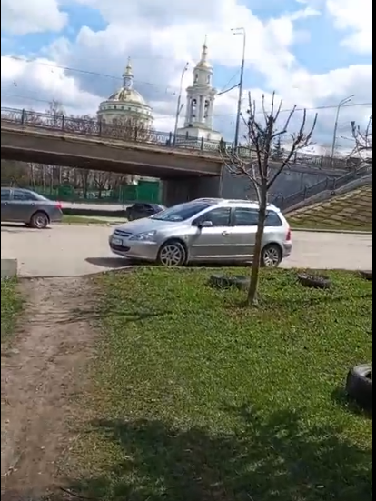 Неравнодушный орловчанин заметил, как в центре Орла в реку текут нечистоты