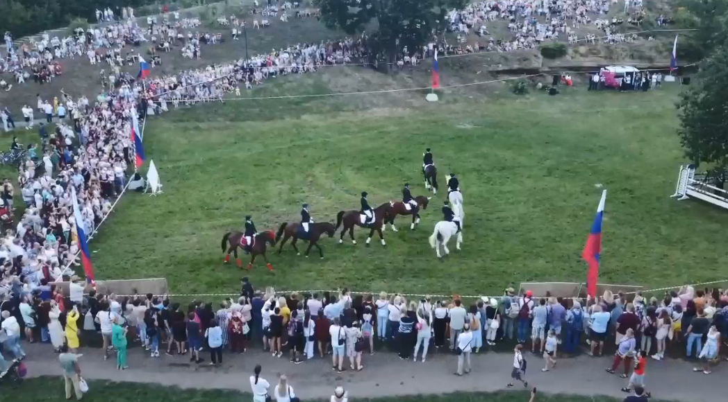 В ландшафтном парке «Дворянское гнездо» города Орла прошло конно-спортивное шоу