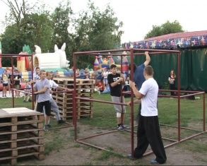 В Орле прошли официальные соревнования по паркуру: «Энергия наших улиц» 