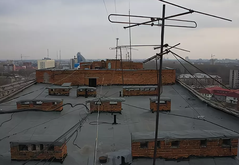 В 2022 году в Орле отремонтируют 40 крыш многоквартирных домов