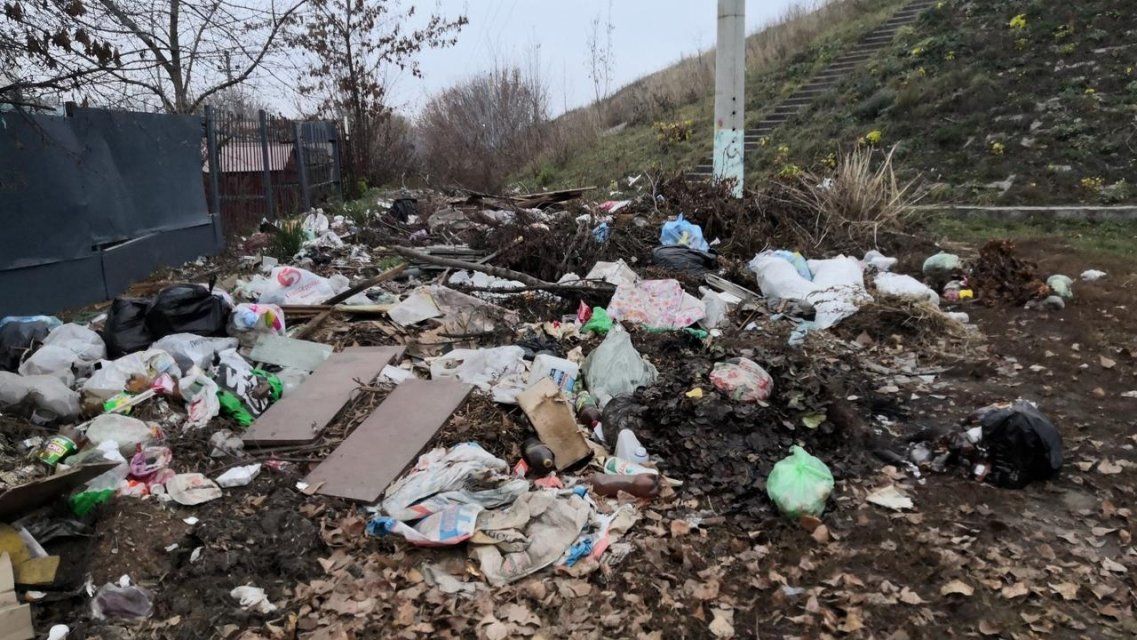 Фотофакт: Орел не может избавиться от залежей отходов 