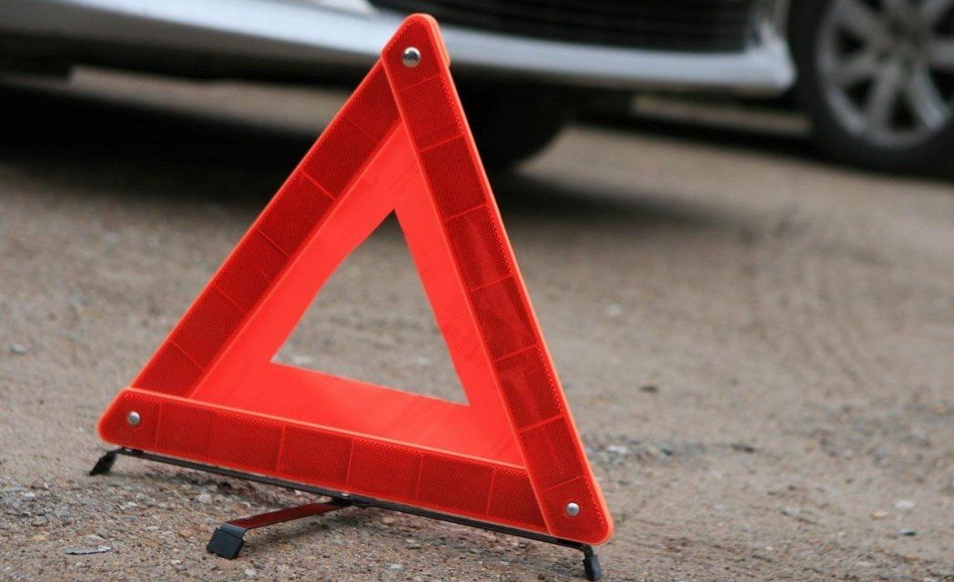 Ночью в районе орловской больницы Семашко скутер влетел в иномарку