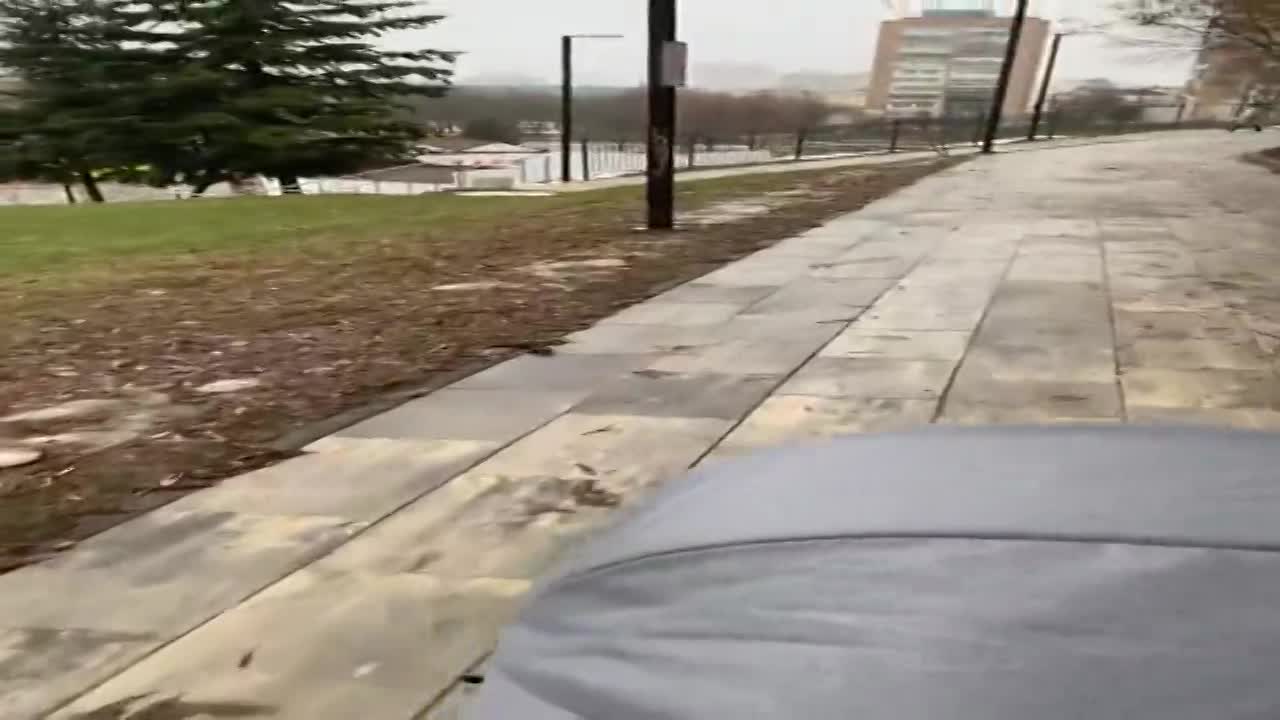 Мамочки с малышами в коляске не могут попасть в Детский парк в Орле