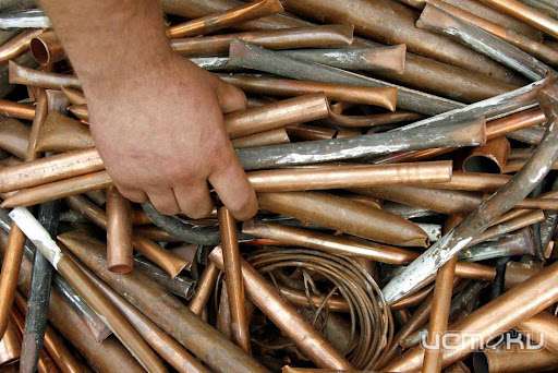 Орловчанин у односельчанки украл металлические изделия со двора дома