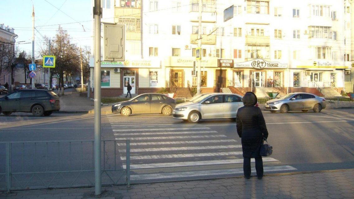 В Орле 15-летняя девушка на пешеходном переходе угодила под колеса автобуса 